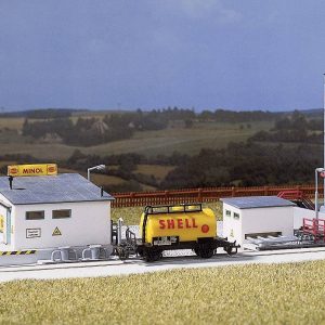 Przepompownia paliw z wysokimzbiornikiem, Auhagen 12 264, skala H0/TT Przepompownia paliw z wysokimzbiornikiem, Auhagen 12 264, skala H0/TT