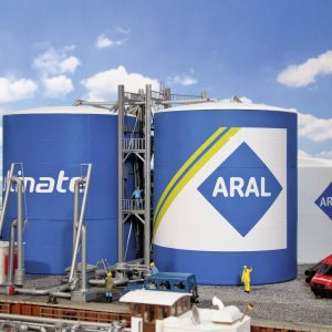 Zestaw do złożenia Faller 130485 H0 Farma zbiorników ARAL 1 szt. Zestaw do złożenia Faller 130485 H0 Farma zbiorników ARAL 1 szt.