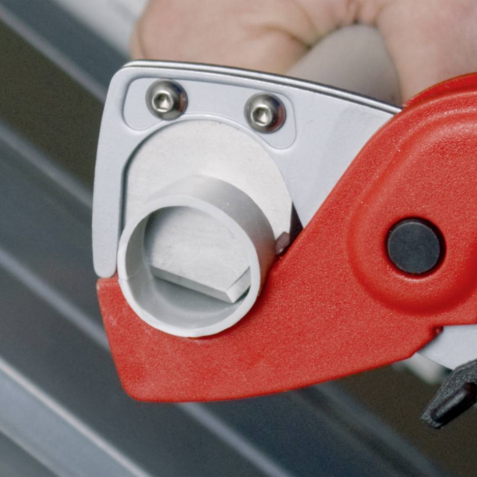 Obcinak do węży Knipex 90 20 185 185 mm - obrazek 1