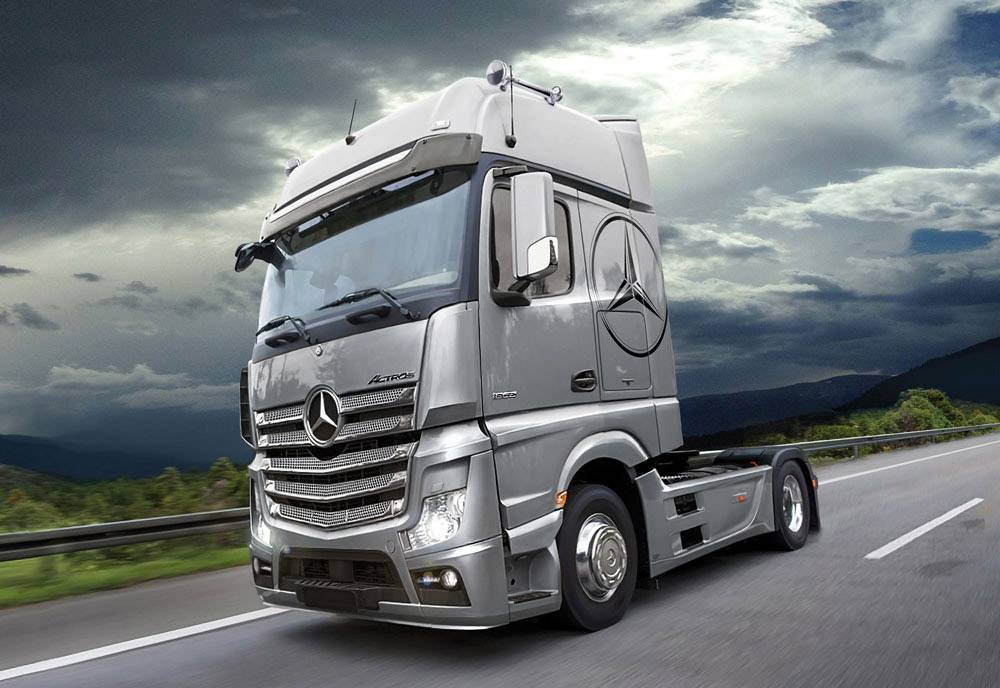 Modelu samochodu ciężarowego do sklejania Italeri Mercedes Benz Actros MP4 Gigaspace 510003905 1:24 - obrazek 1