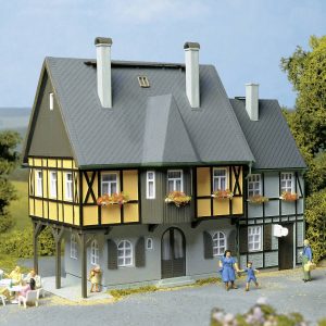 Budynek mieszkalny Bahnhofstr. 1 Zestaw do złożenia Auhagen 12343 H0, TT 1 szt. Budynek mieszkalny Bahnhofstr. 1 Zestaw do złożenia Auhagen 12343 H0, TT 1 szt.