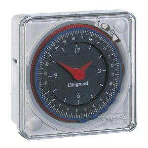 Legrand 049983 Wyłącznik czasowy analogowy Program dzienny IP30 czas letni/zimowy Legrand 049983 Wyłącznik czasowy analogowy Program dzienny IP30 czas letni/zimowy